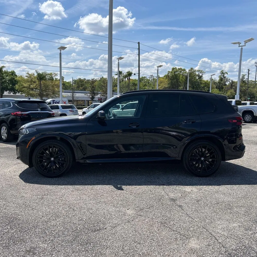 2024 BMW X5 M60i