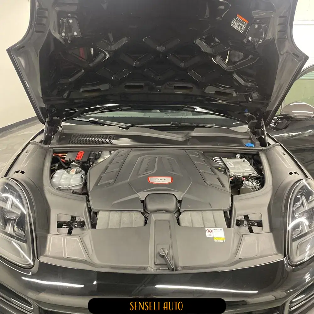 2023 Porsche Cayenne Turbo GT