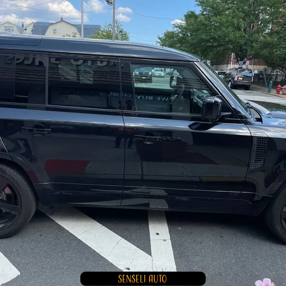 2023 Land Rover Defender 110 V8