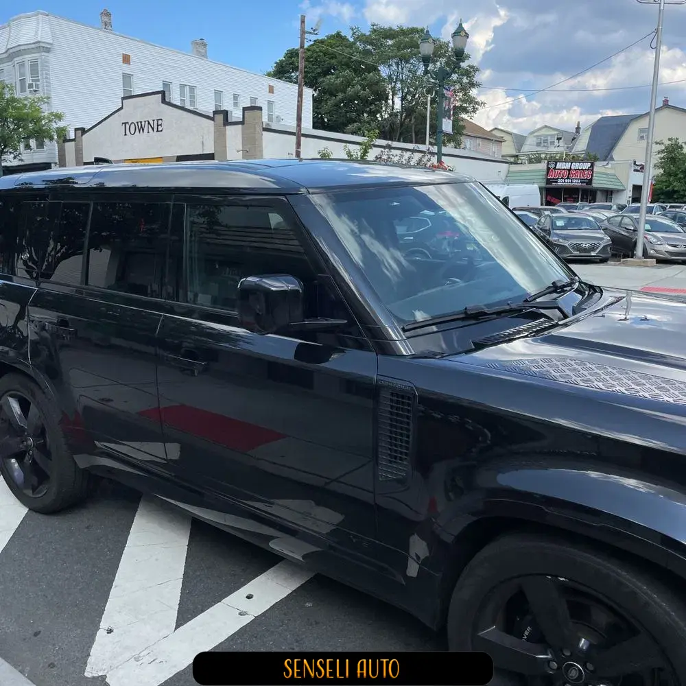 2023 Land Rover Defender 110 V8