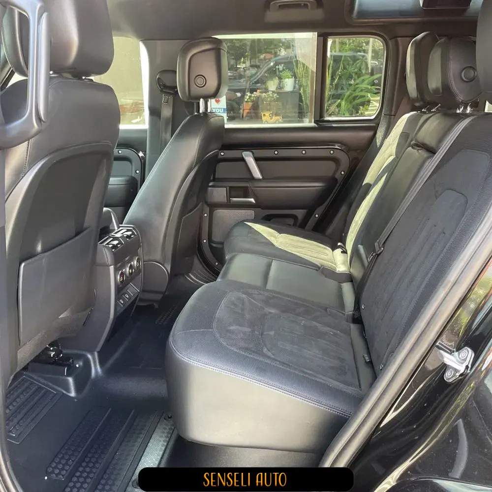 2023 Land Rover Defender 110 V8