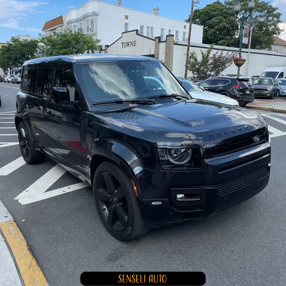 2023 Land Rover Defender 110 V8