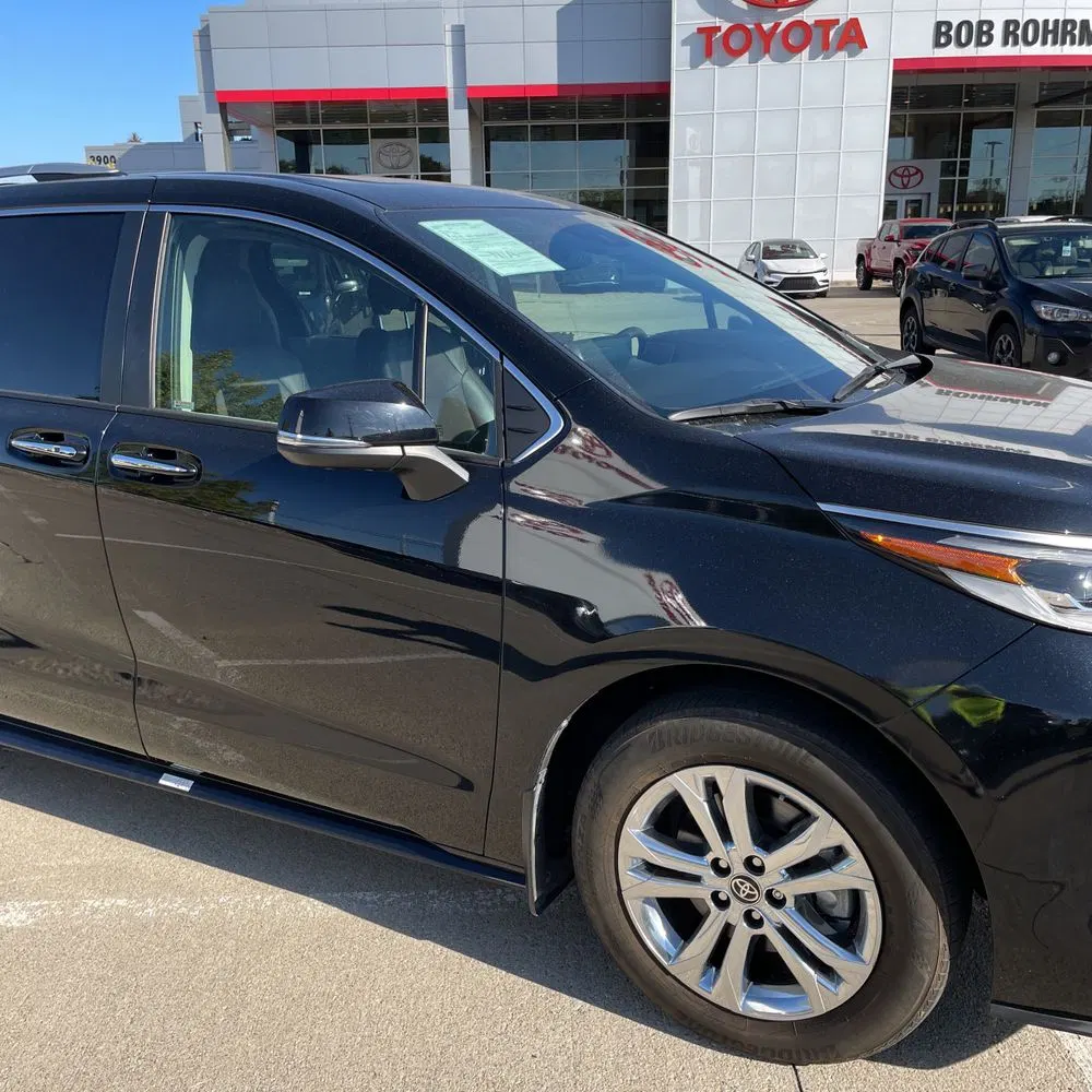 2023 Toyota Sienna Platinum 7-Passenger