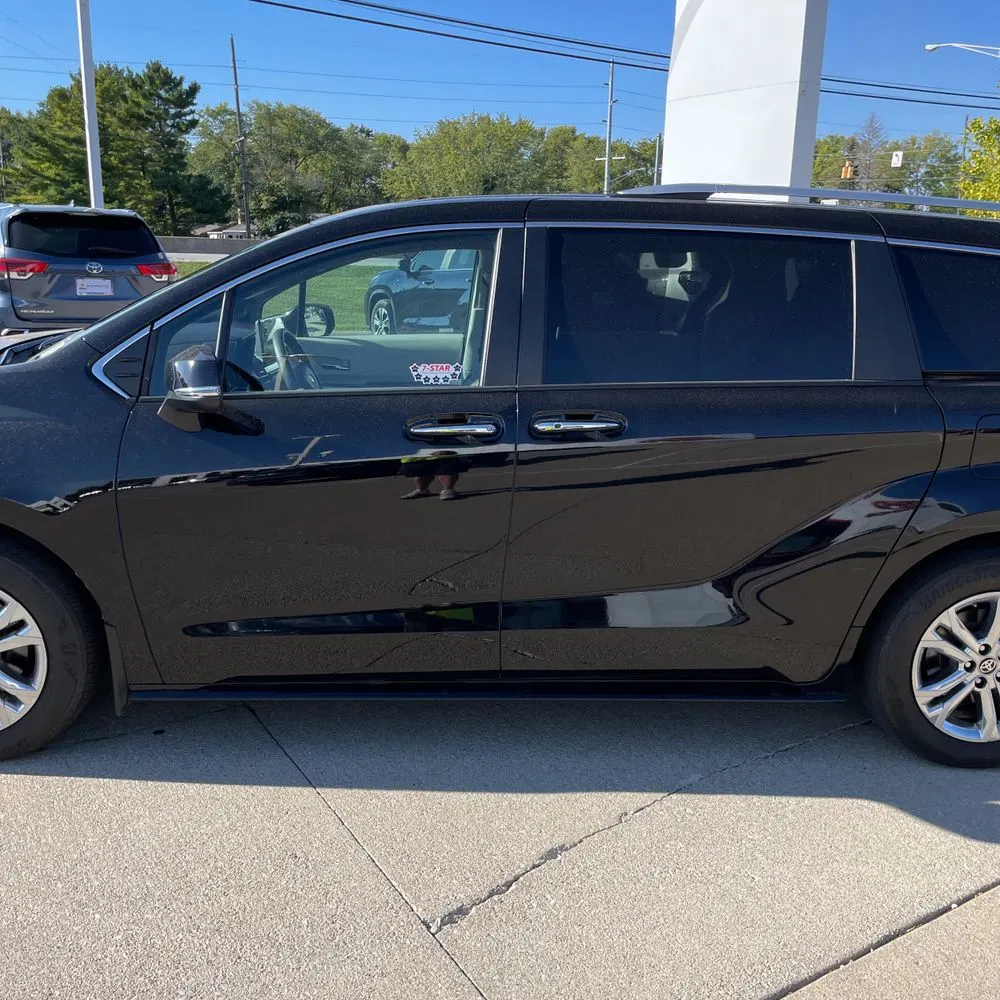 2023 Toyota Sienna Platinum 7-Passenger