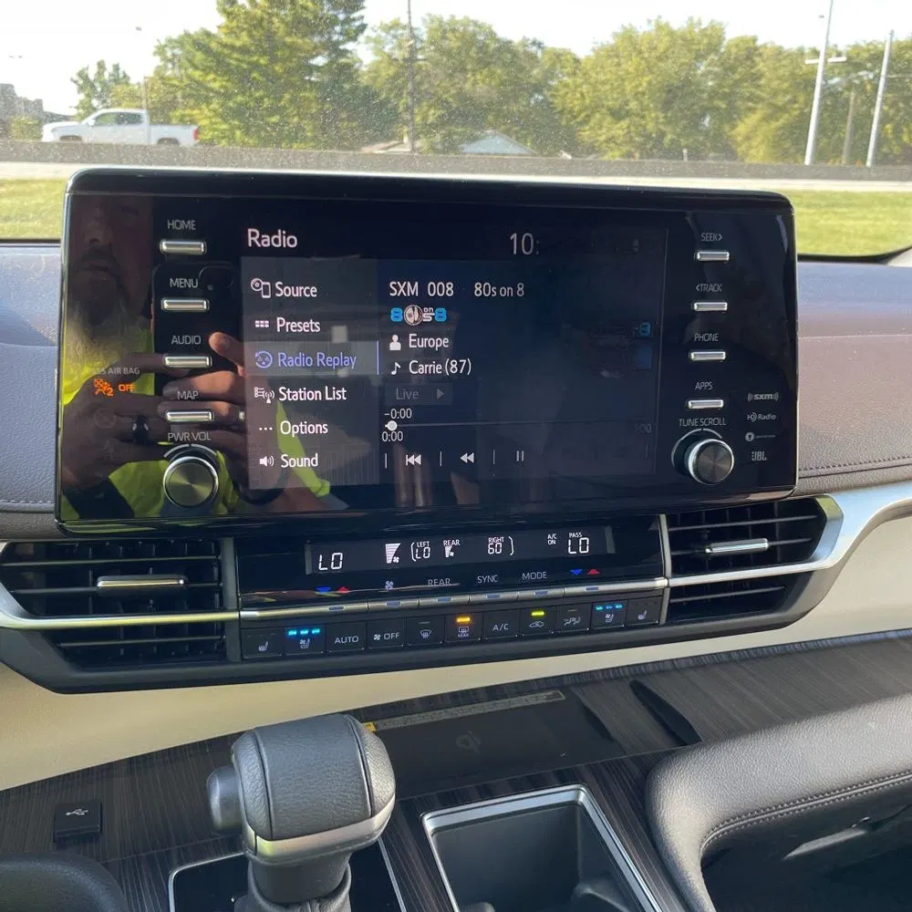 2023 Toyota Sienna Platinum 7-Passenger