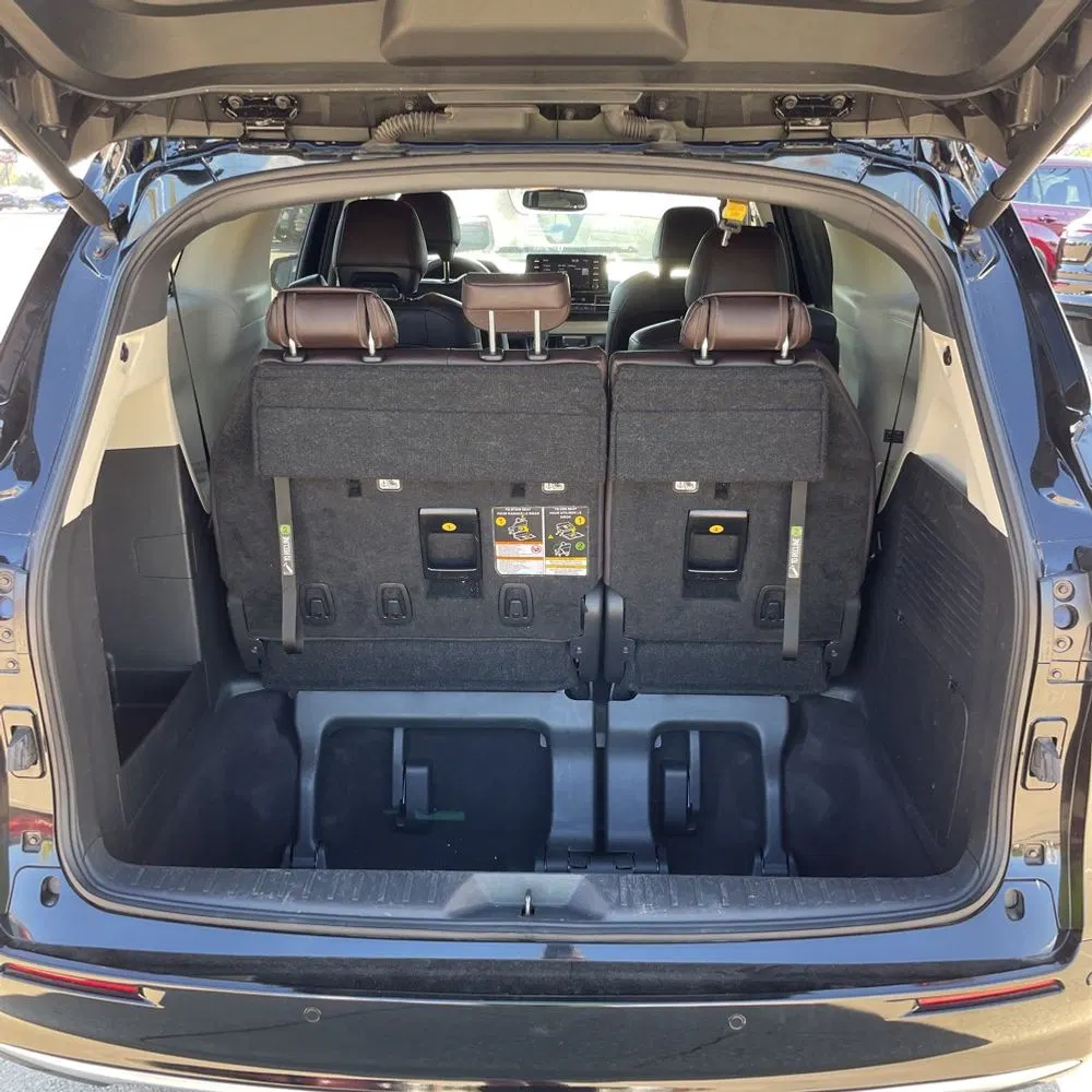 2023 Toyota Sienna Platinum 7-Passenger