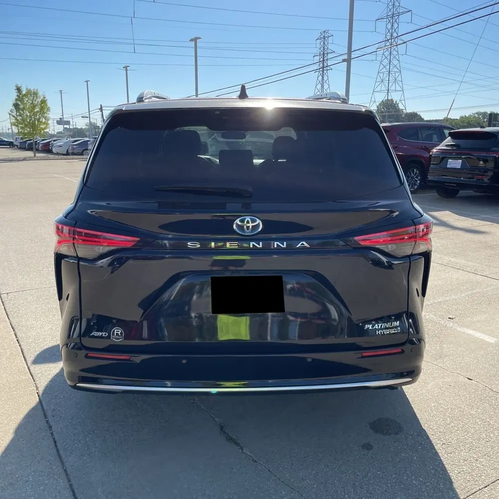 2023 Toyota Sienna Platinum 7-Passenger