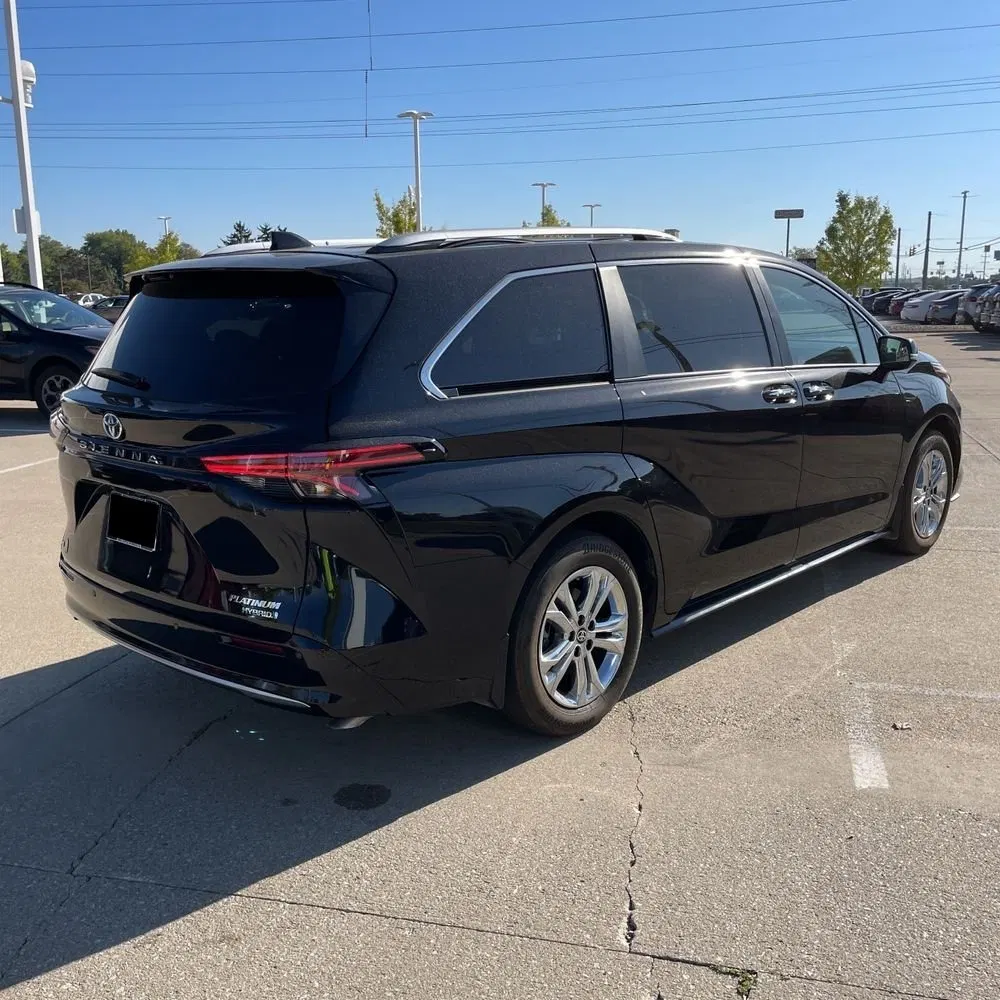 2023 Toyota Sienna Platinum 7-Passenger
