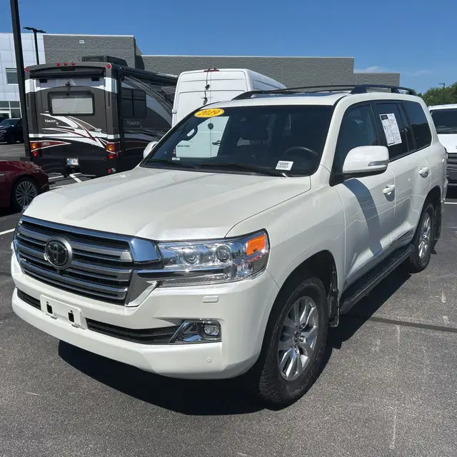 2019 Toyota Land Cruiser Base