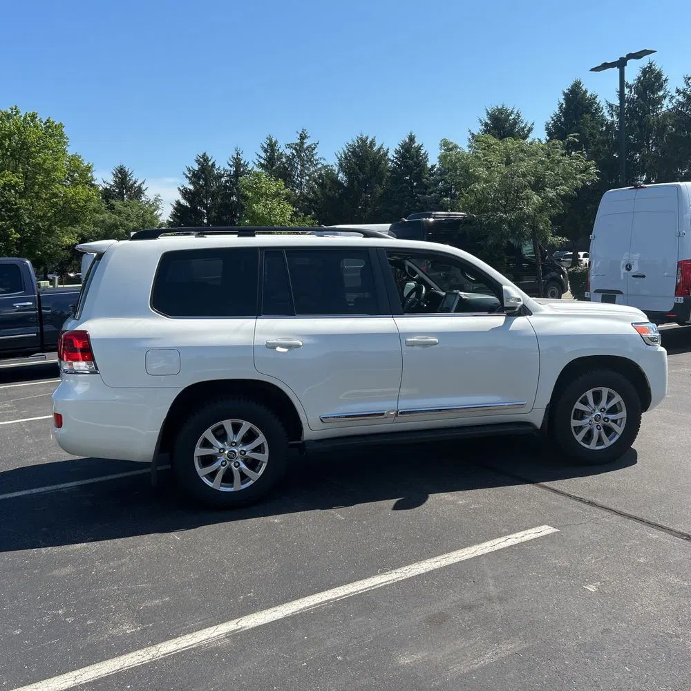 2019 Toyota Land Cruiser Base