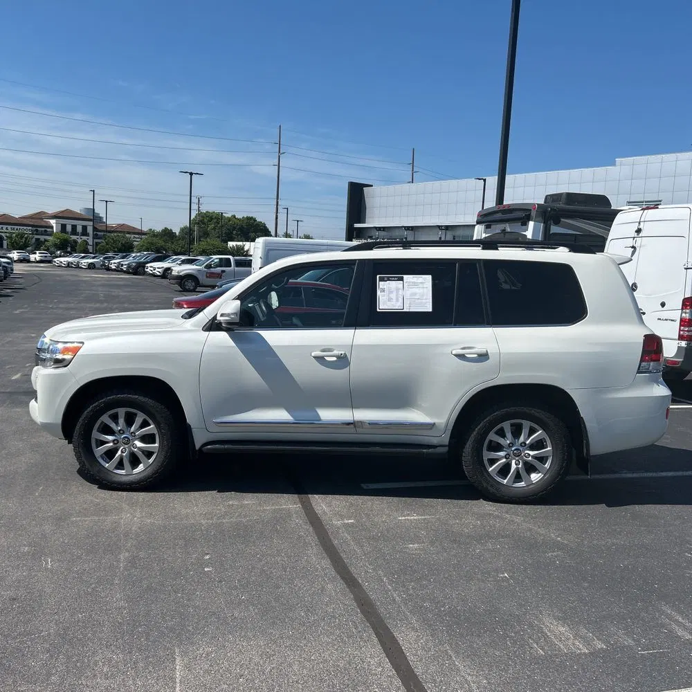 2019 Toyota Land Cruiser Base