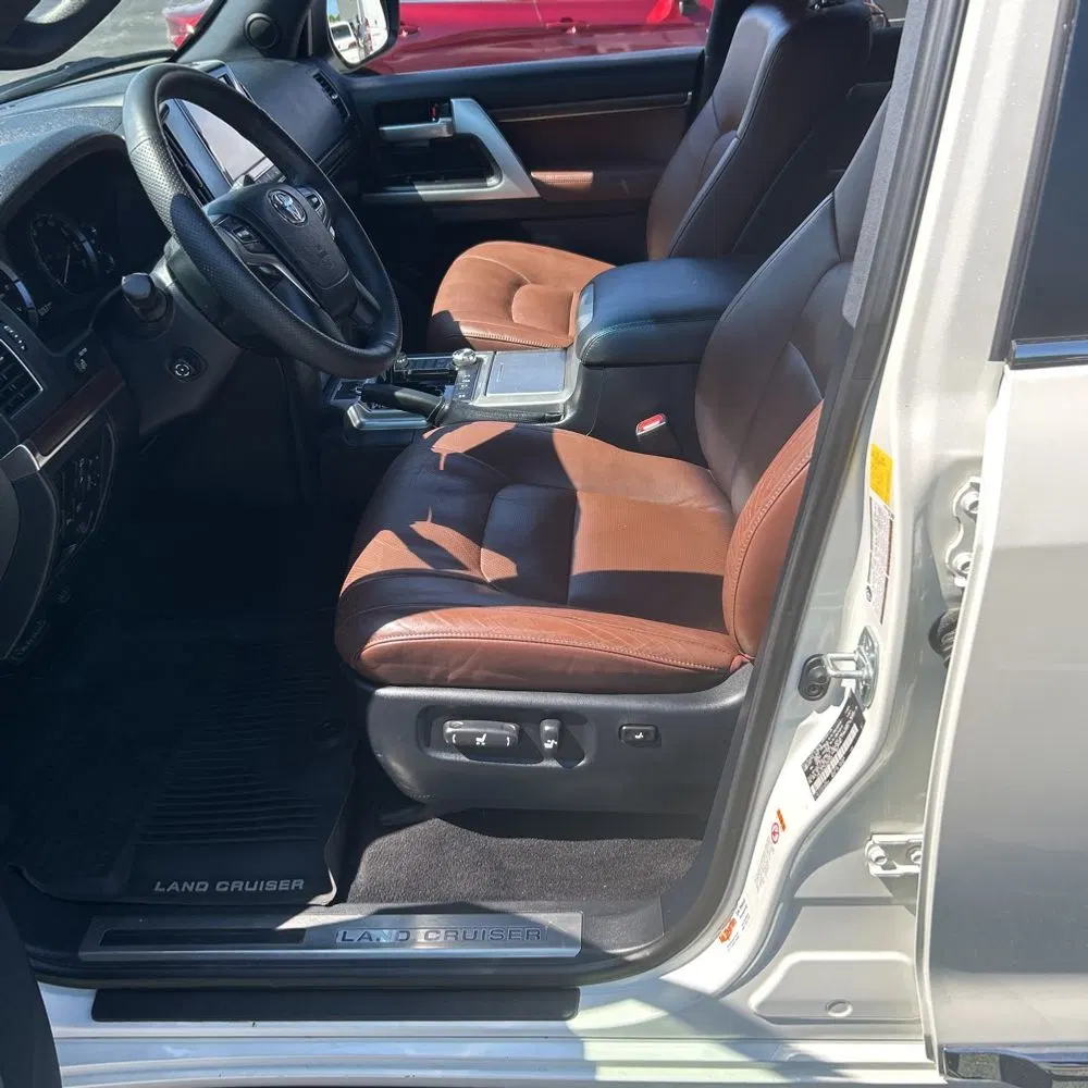 2019 Toyota Land Cruiser Base