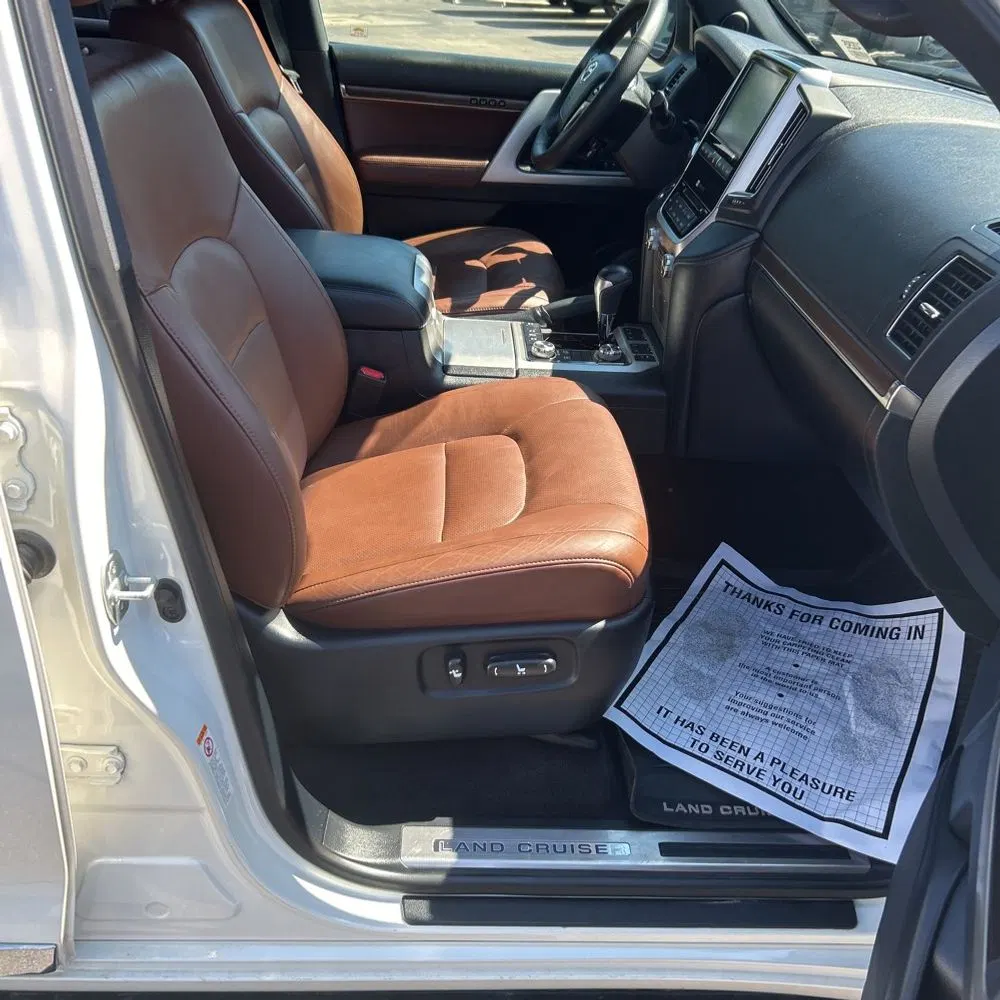 2019 Toyota Land Cruiser Base