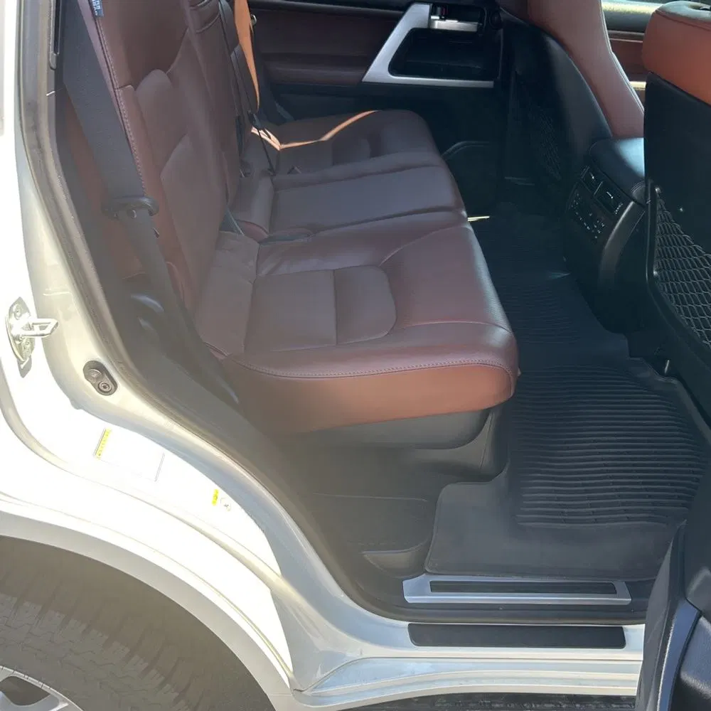 2019 Toyota Land Cruiser Base