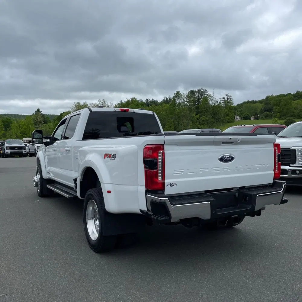 2023 Ford F-450 Super Duty Lariat
