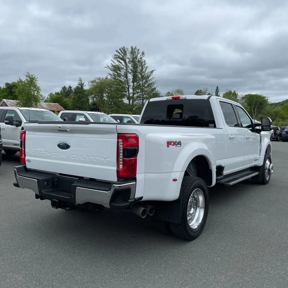2023 Ford F-450 Super Duty Lariat