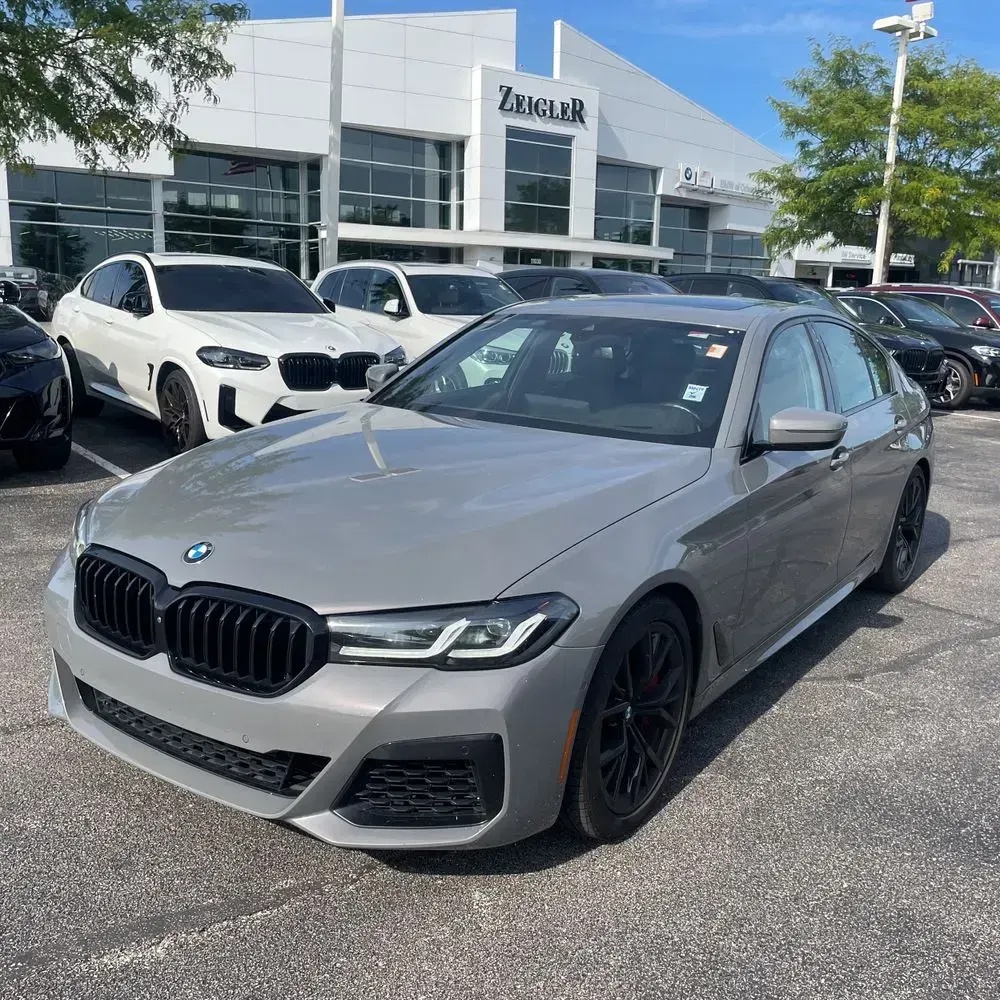 2022 BMW 5-Series M550xi