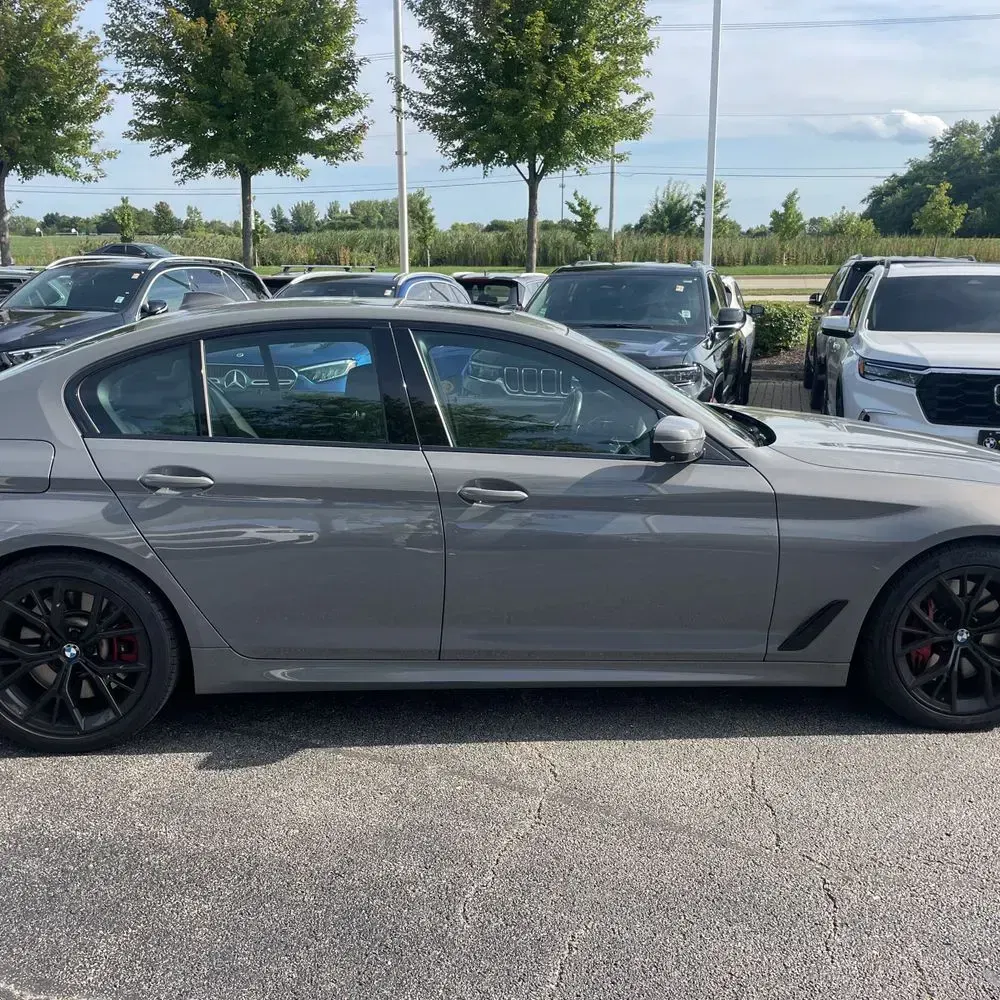 2022 BMW 5-Series M550xi