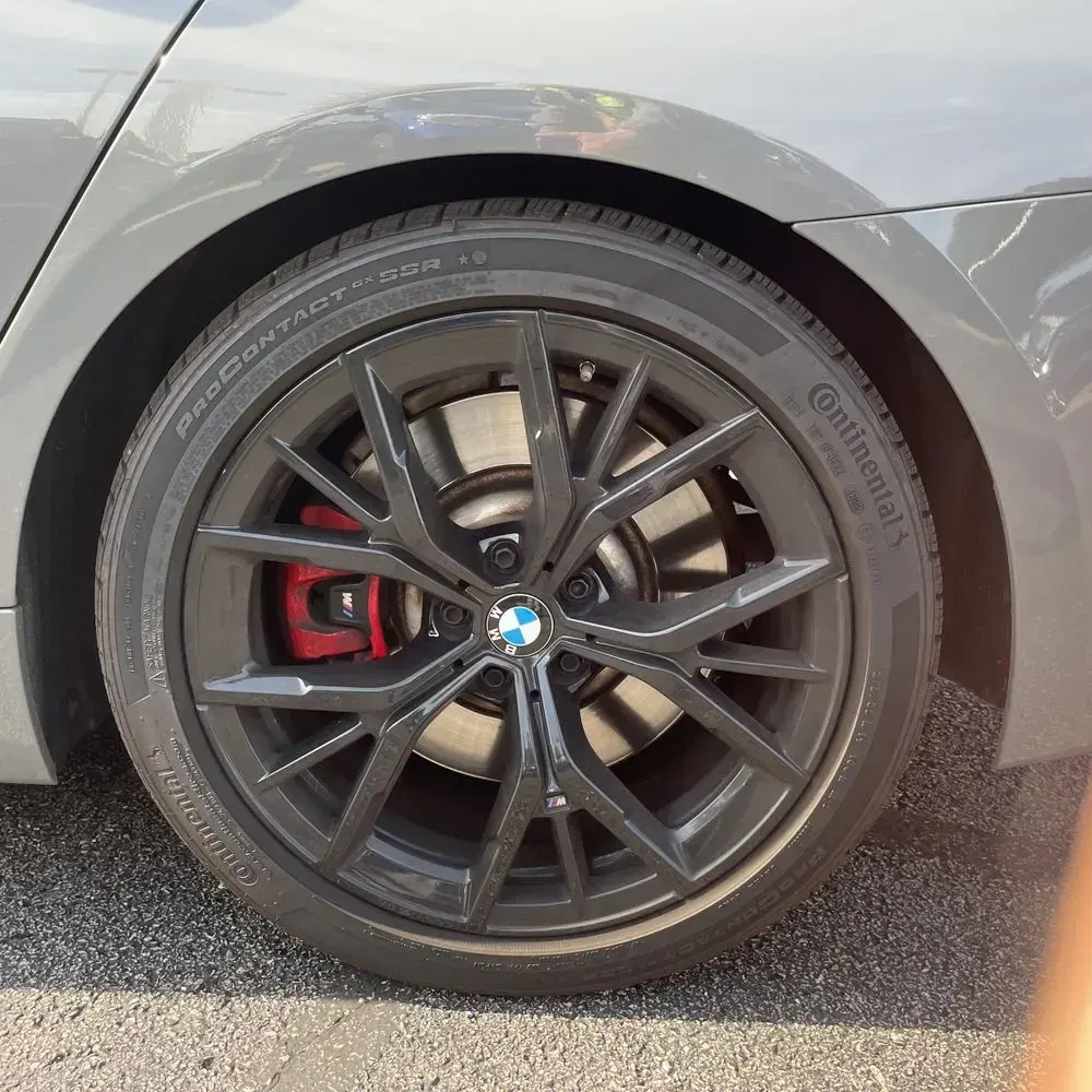 2022 BMW 5-Series M550xi