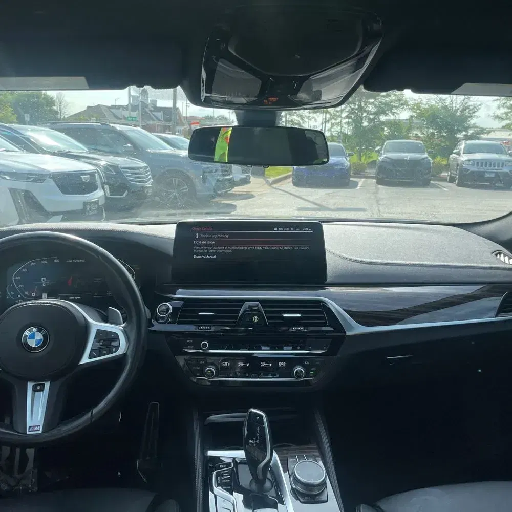 2022 BMW 5-Series M550xi