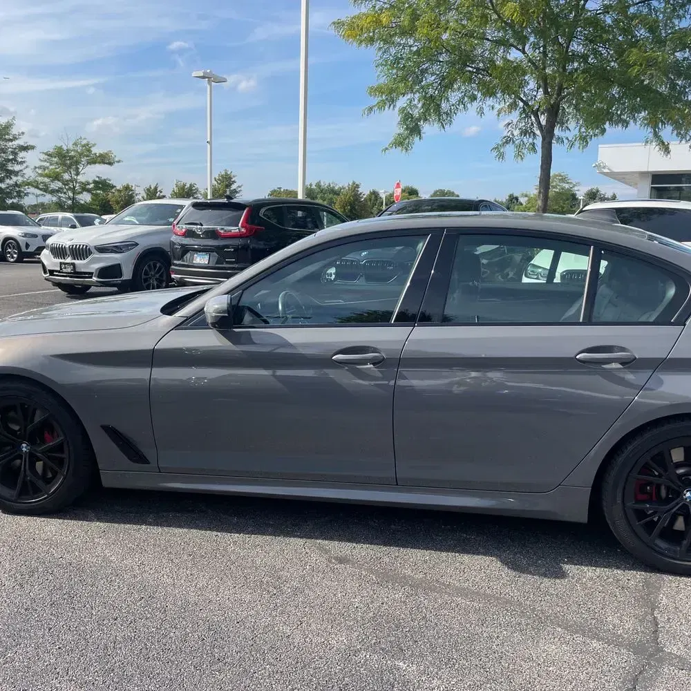 2022 BMW 5-Series M550xi