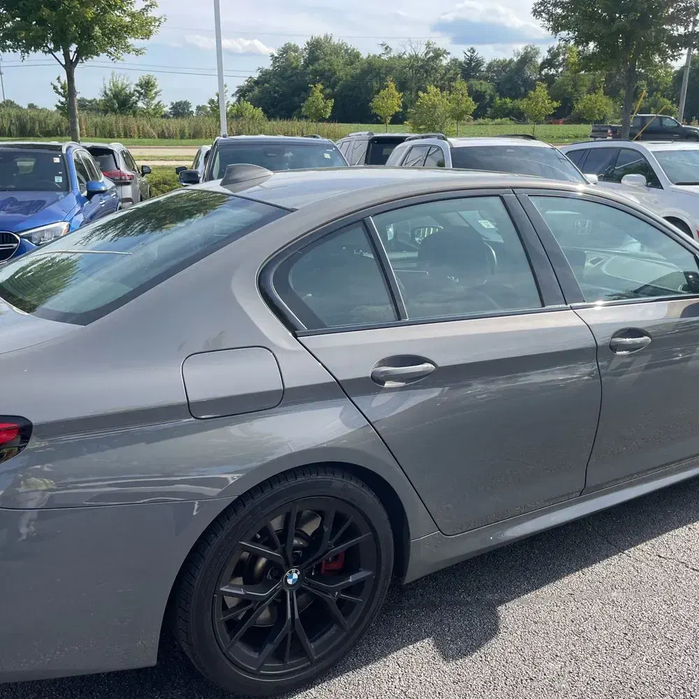 2022 BMW 5-Series M550xi