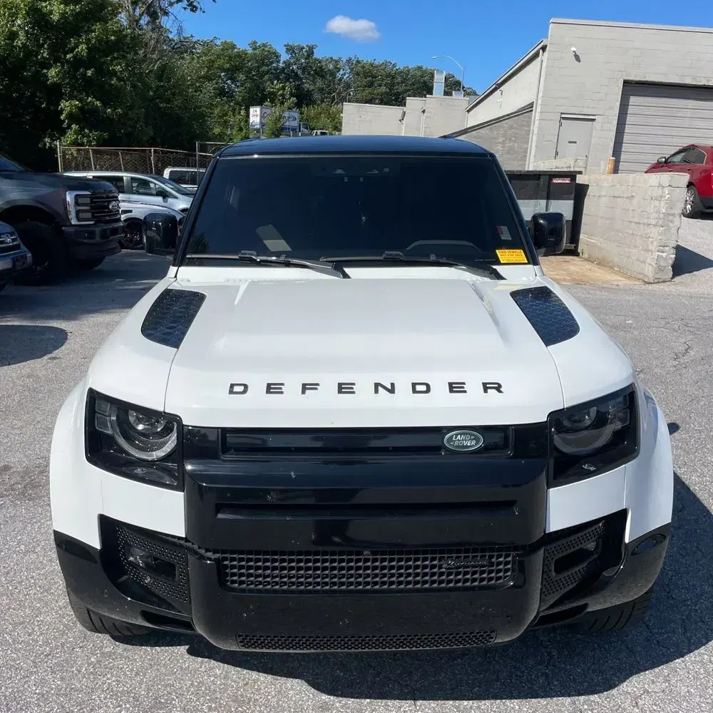 2023 Land Rover Defender 130 X-Dynamic SE