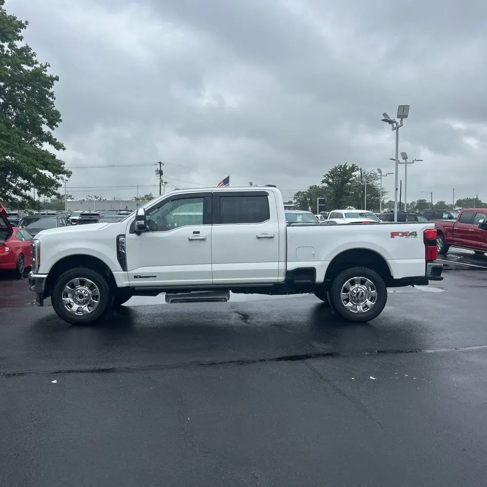 2025 Ford F-350 Super Duty Lariat
