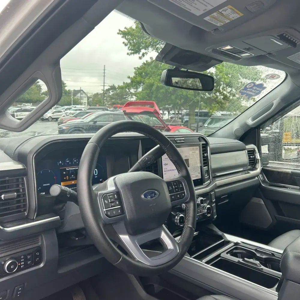 2025 Ford F-350 Super Duty Lariat