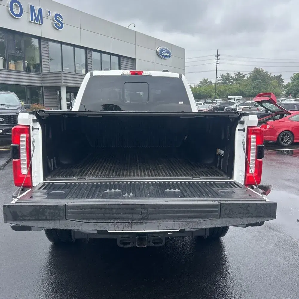 2025 Ford F-350 Super Duty Lariat