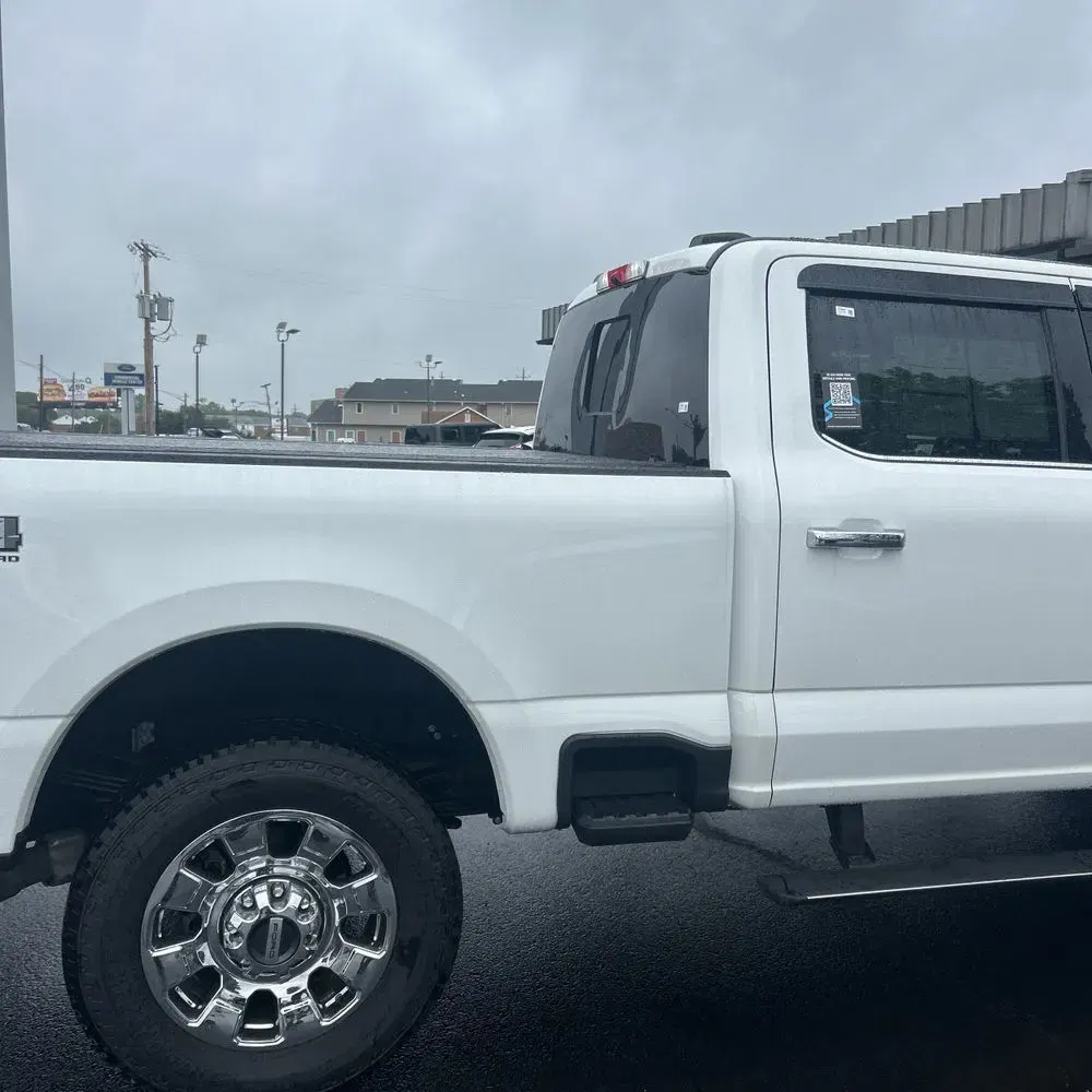 2025 Ford F-350 Super Duty Lariat