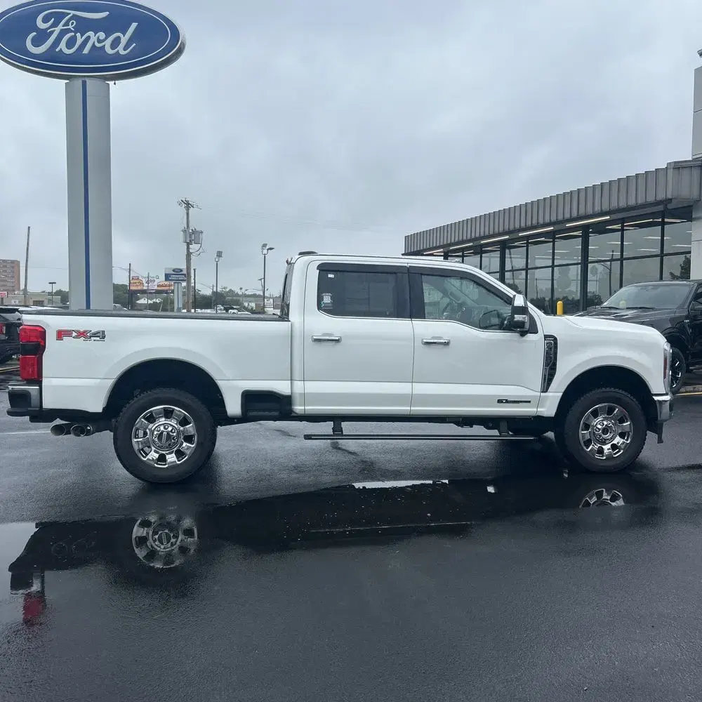 2025 Ford F-350 Super Duty Lariat