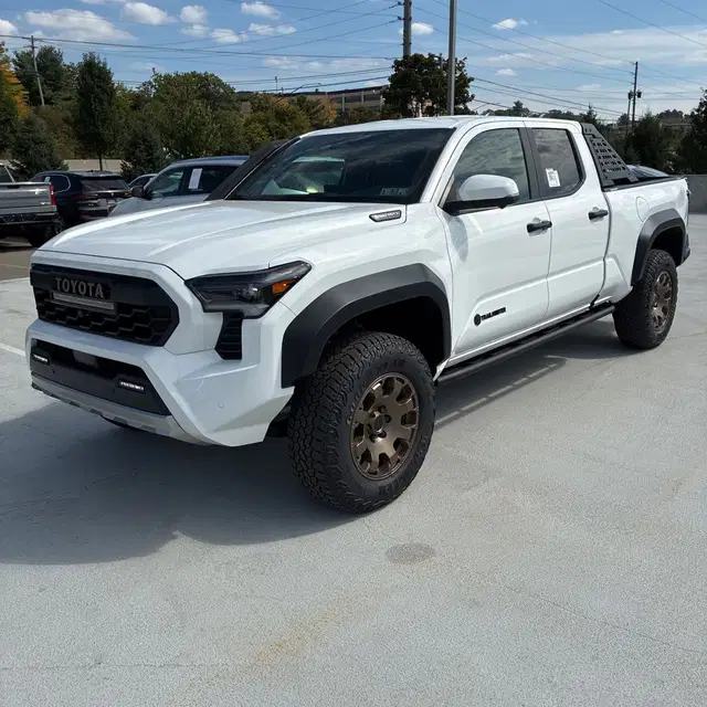 2025 Toyota Tacoma Trailhunter HV