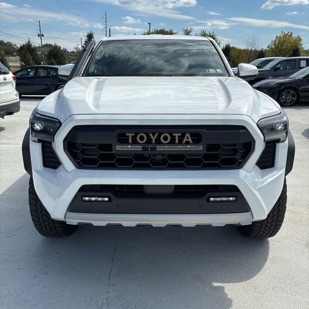 2025 Toyota Tacoma Trailhunter HV