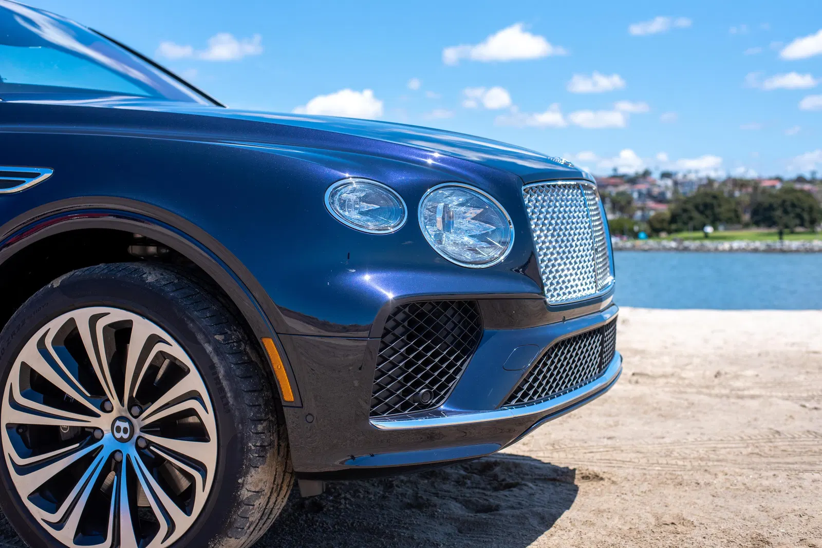 2021 Bentley Bentayga - Twin-Turbo V8, Red Interior, AWD, Highly Equipped