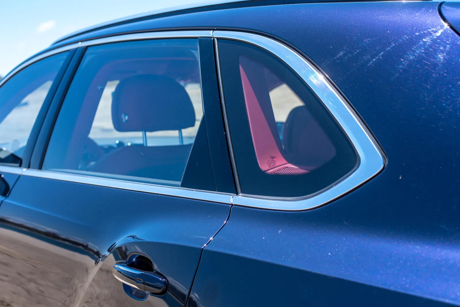 2021 Bentley Bentayga - Twin-Turbo V8, Red Interior, AWD, Highly Equipped