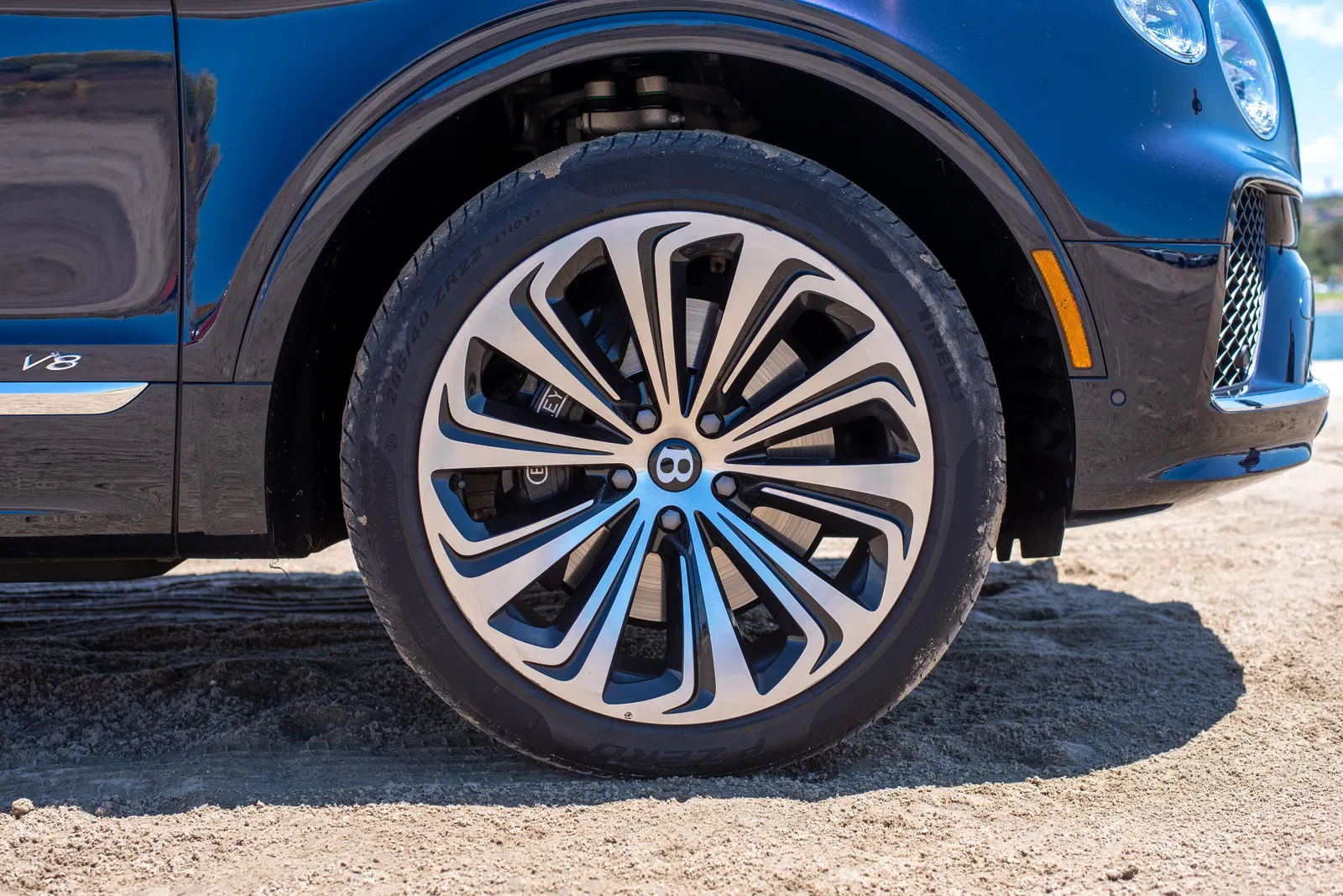 2021 Bentley Bentayga - Twin-Turbo V8, Red Interior, AWD, Highly Equipped