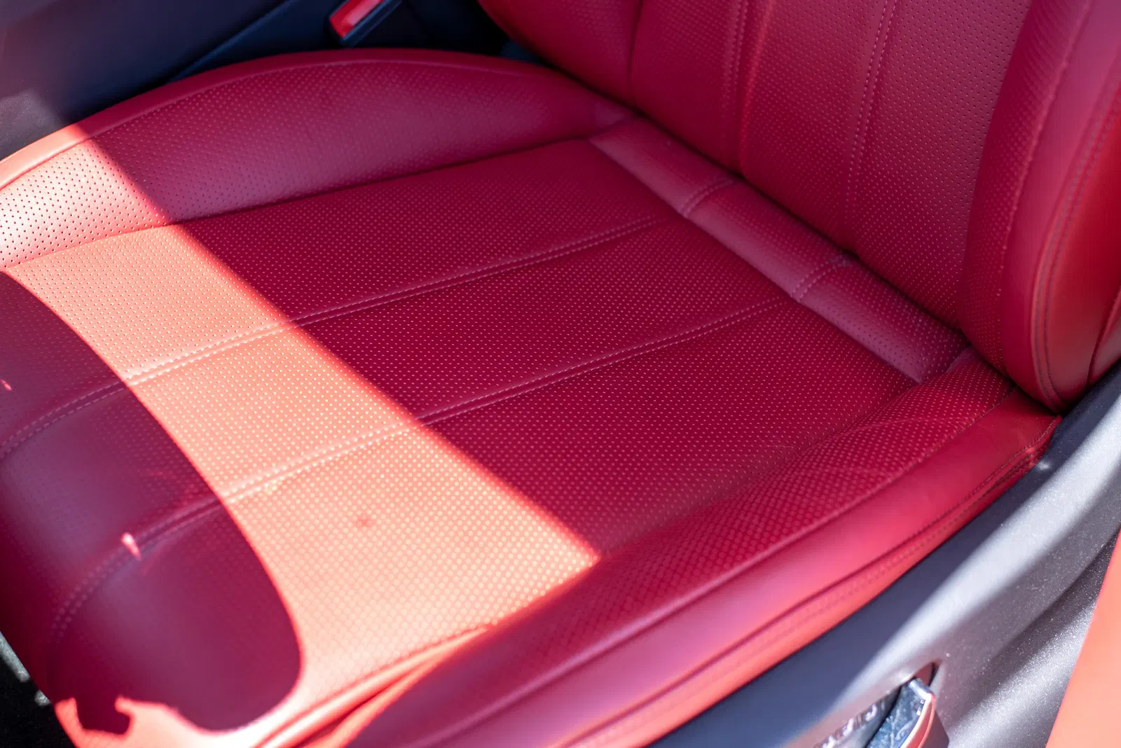 2021 Bentley Bentayga - Twin-Turbo V8, Red Interior, AWD, Highly Equipped