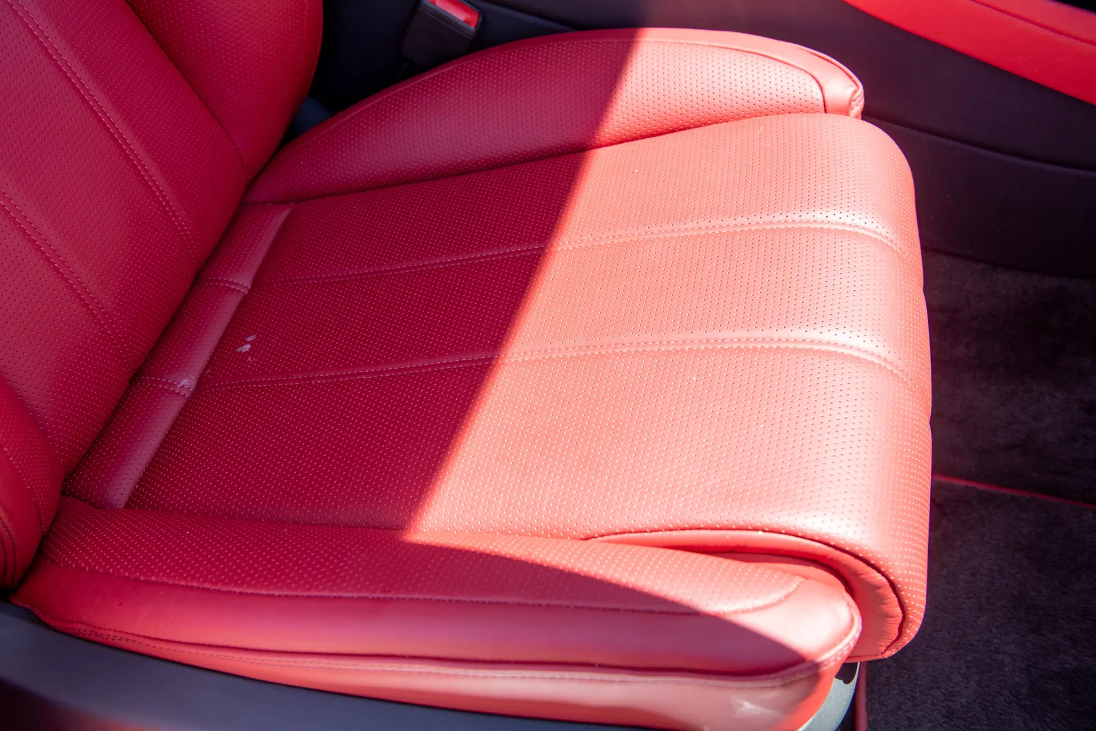 2021 Bentley Bentayga - Twin-Turbo V8, Red Interior, AWD, Highly Equipped