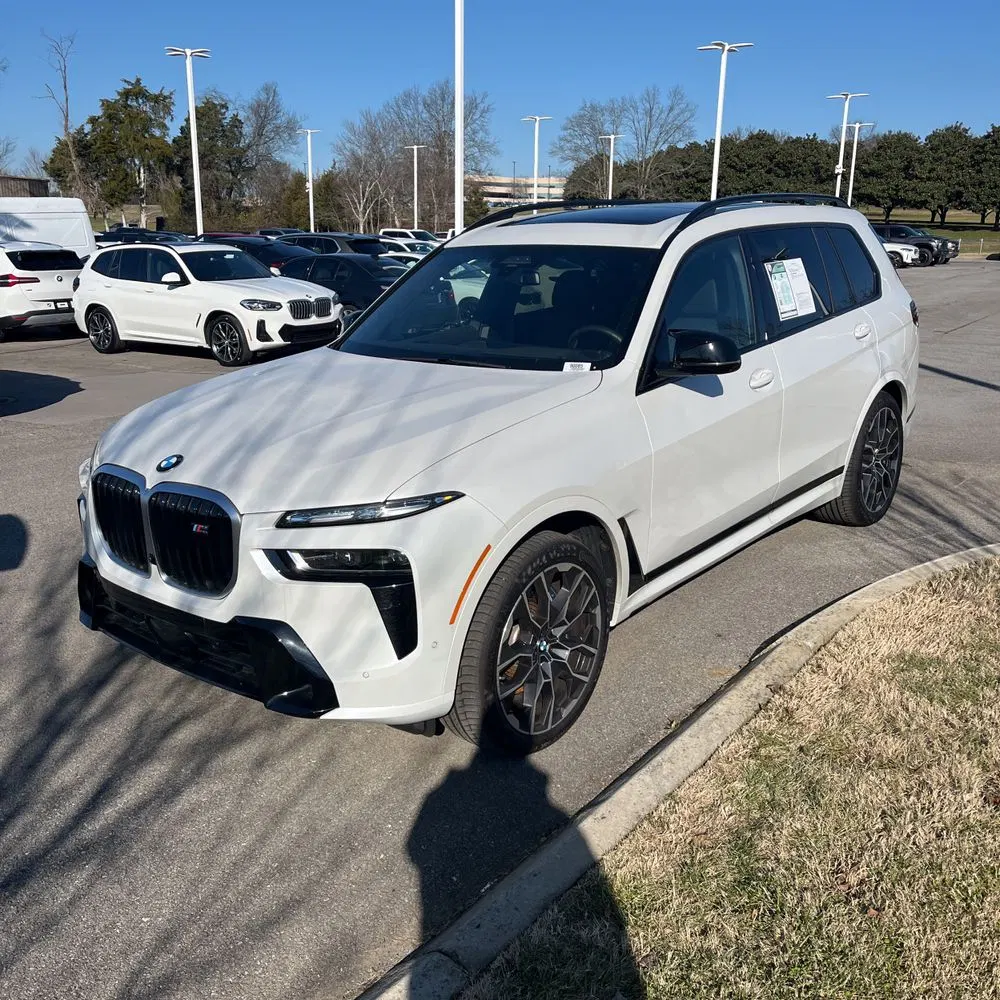 2025 BMW X7 M60i