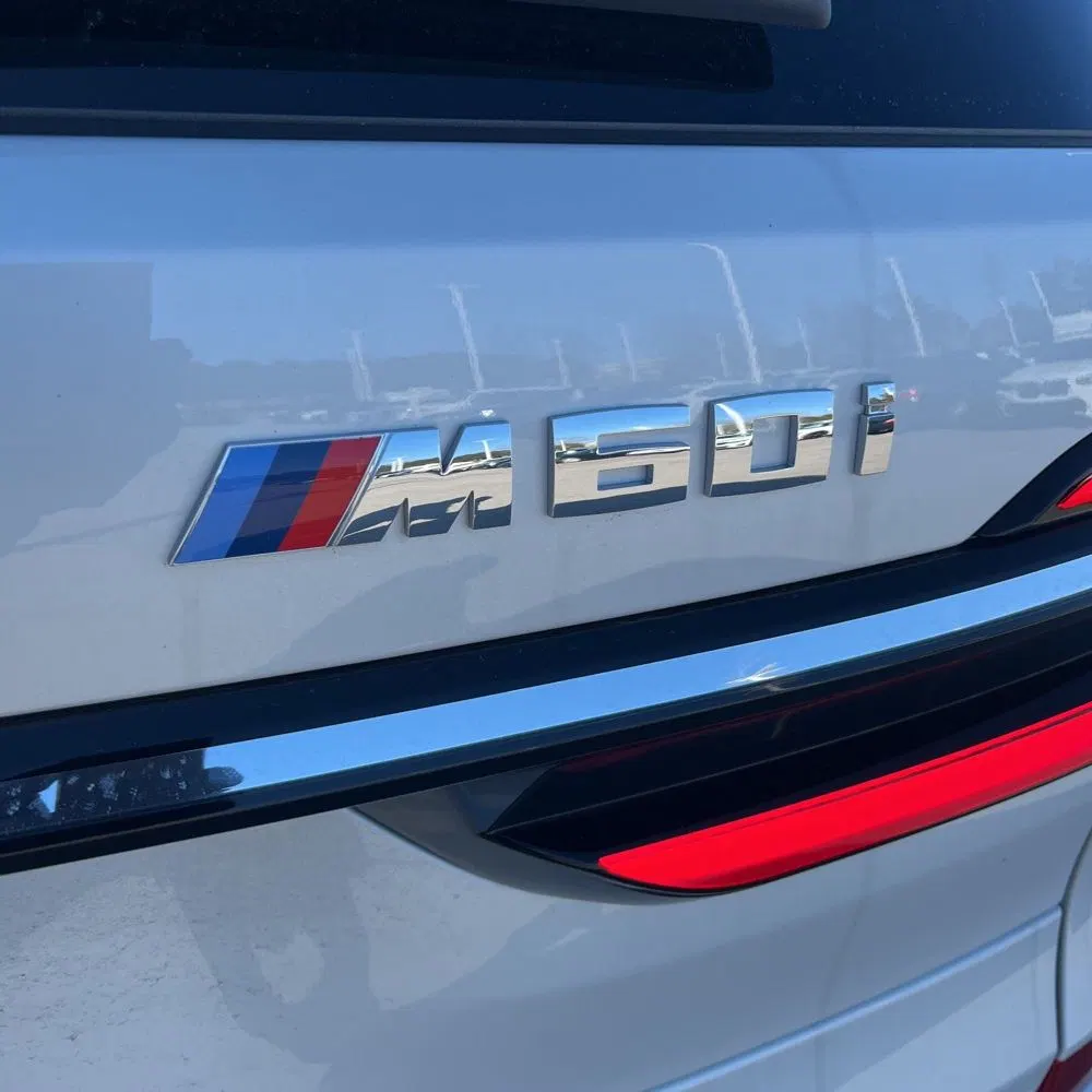 2025 BMW X7 M60i