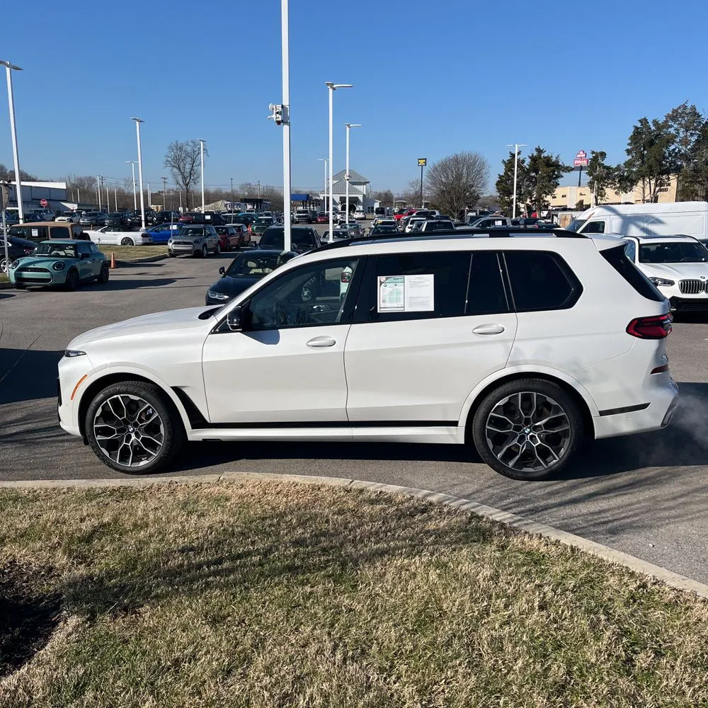 2025 BMW X7 M60i