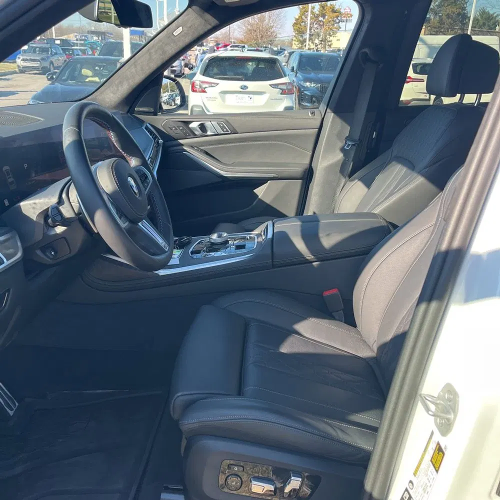 2025 BMW X7 M60i