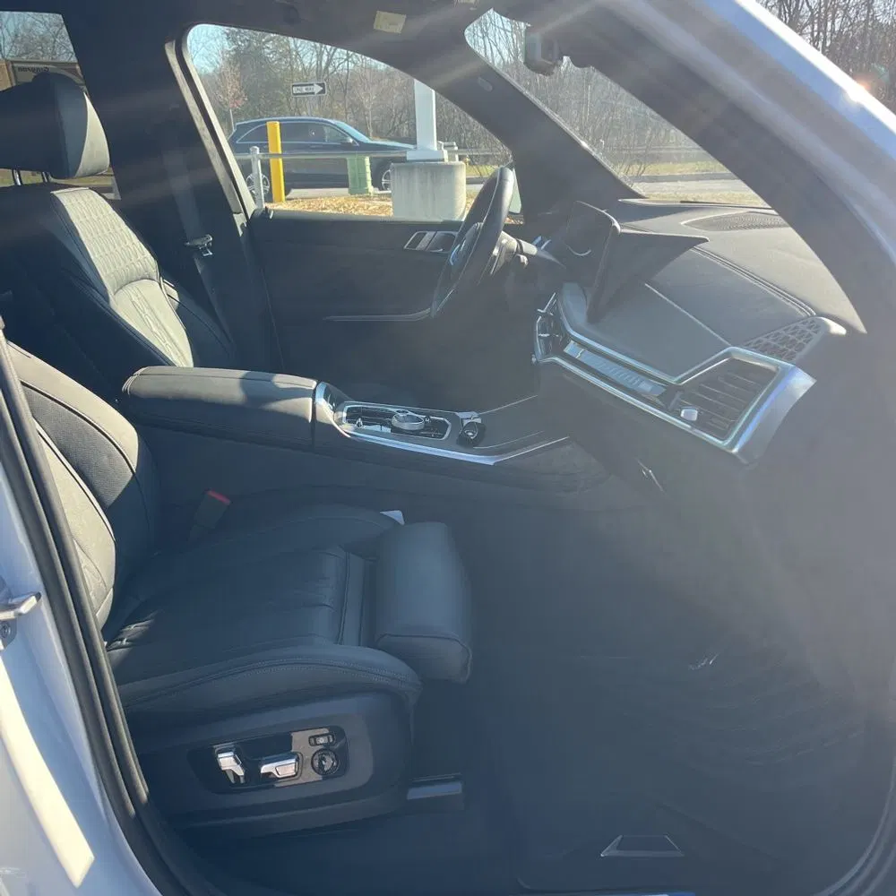 2025 BMW X7 M60i