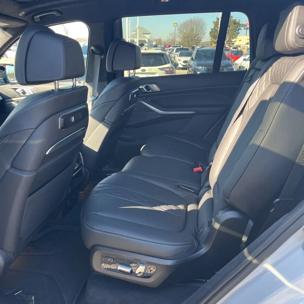2025 BMW X7 M60i