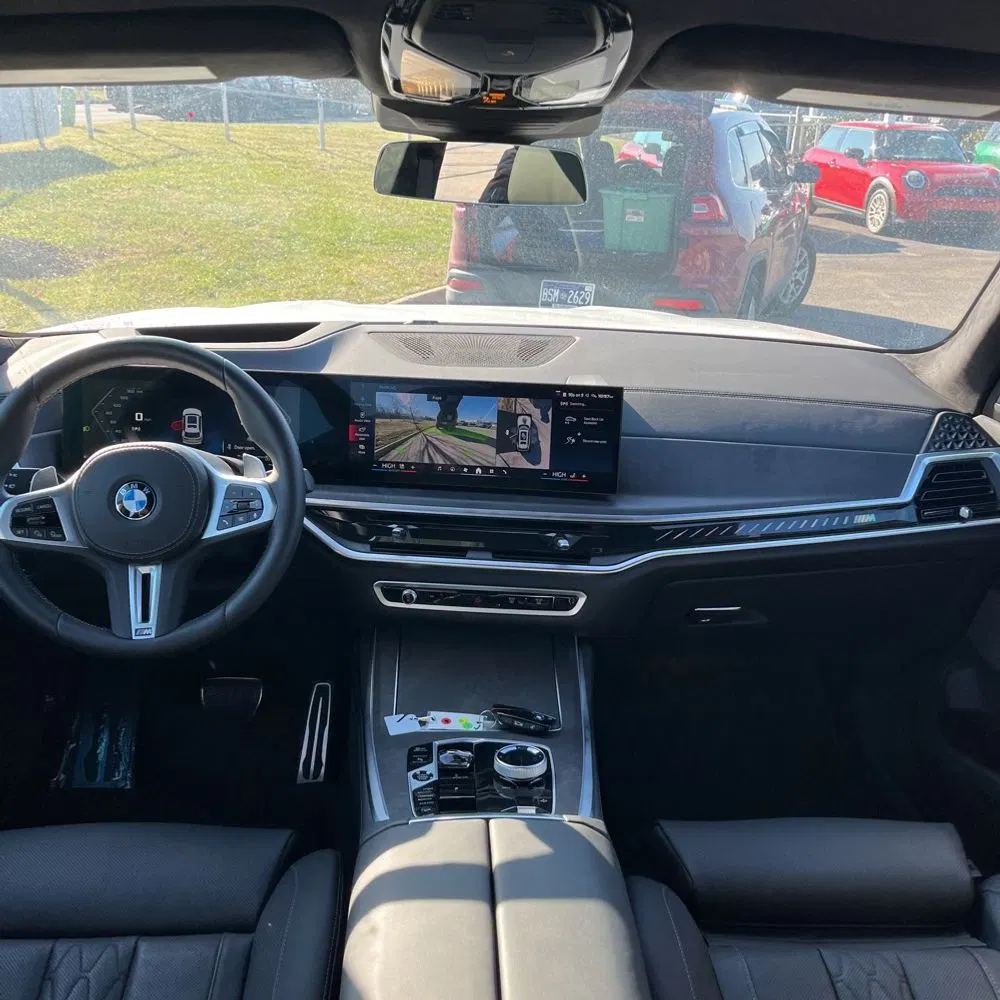 2025 BMW X7 M60i