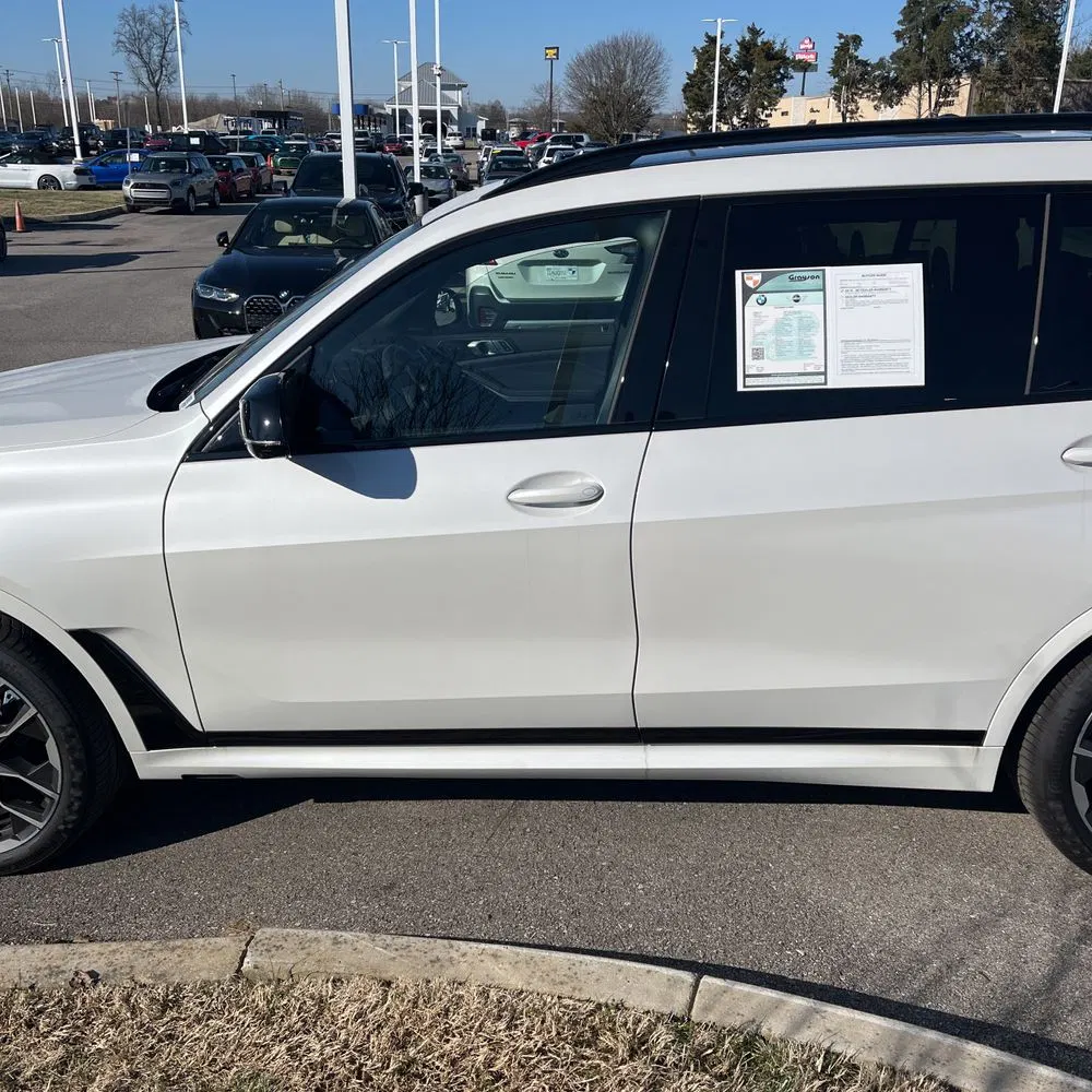 2025 BMW X7 M60i