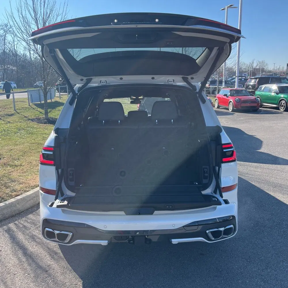 2025 BMW X7 M60i