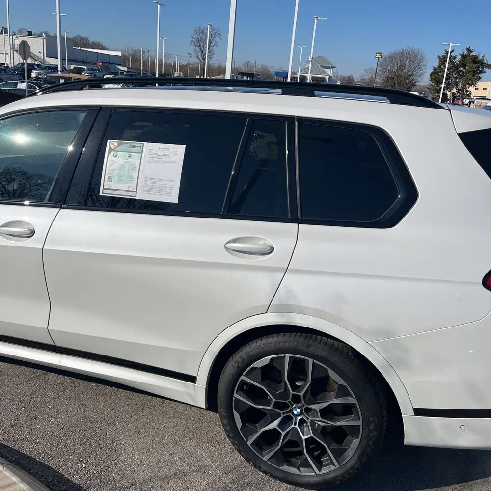 2025 BMW X7 M60i