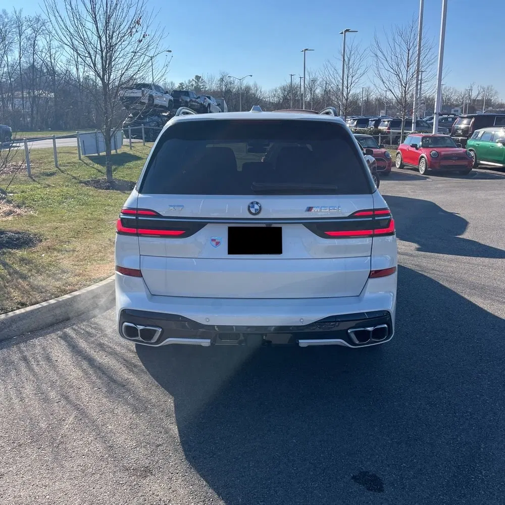 2025 BMW X7 M60i